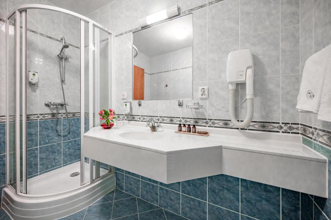 U Královny Elišky Hotel 4*