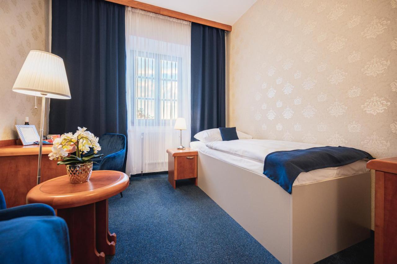 U Královny Elišky Hotel 4*